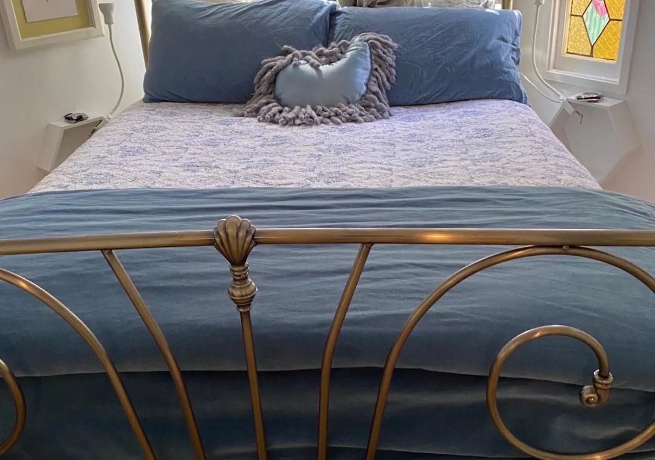 Kenilworth House Offering 2 Suites Guest house